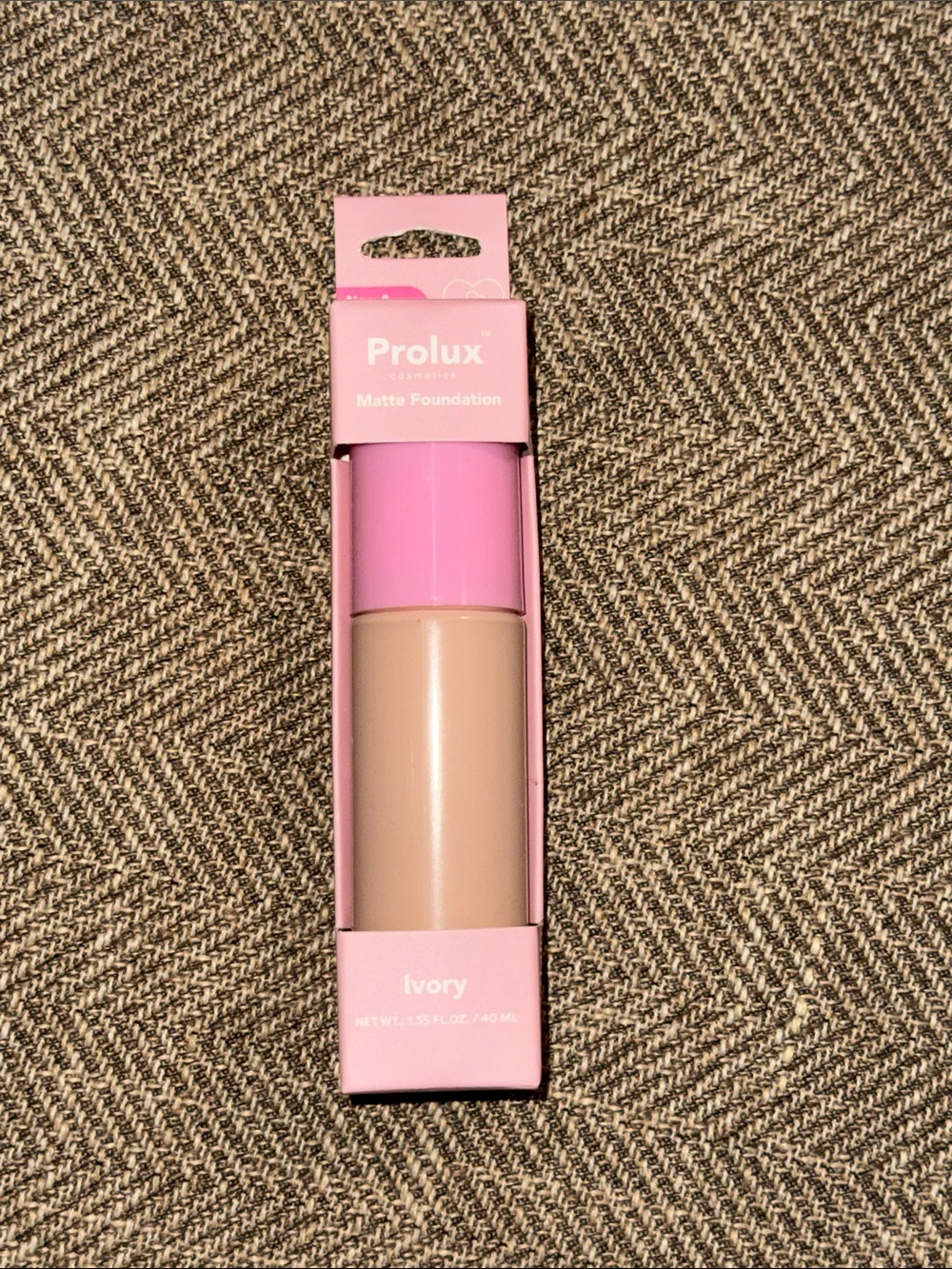 NWT JEFFREE STAR APPROVED PROLUX MATTE MAKEUP FOUNDATION VIRAL IVORY COLOR (1)